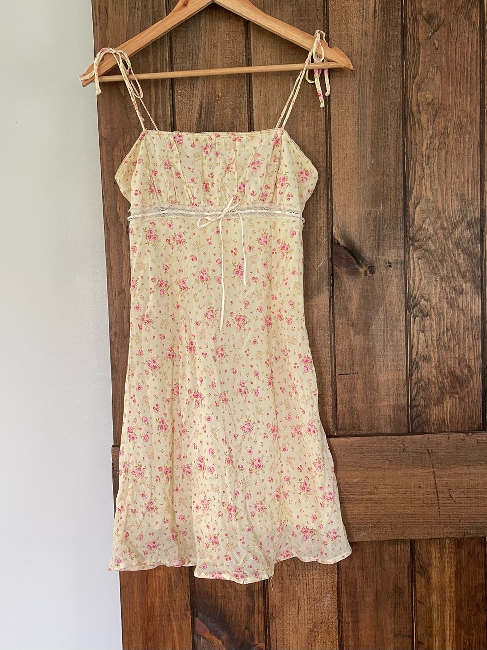 Forever 21 2000's Ditsy Floral Babydoll Tie Strap Camisole Slip Dress Small